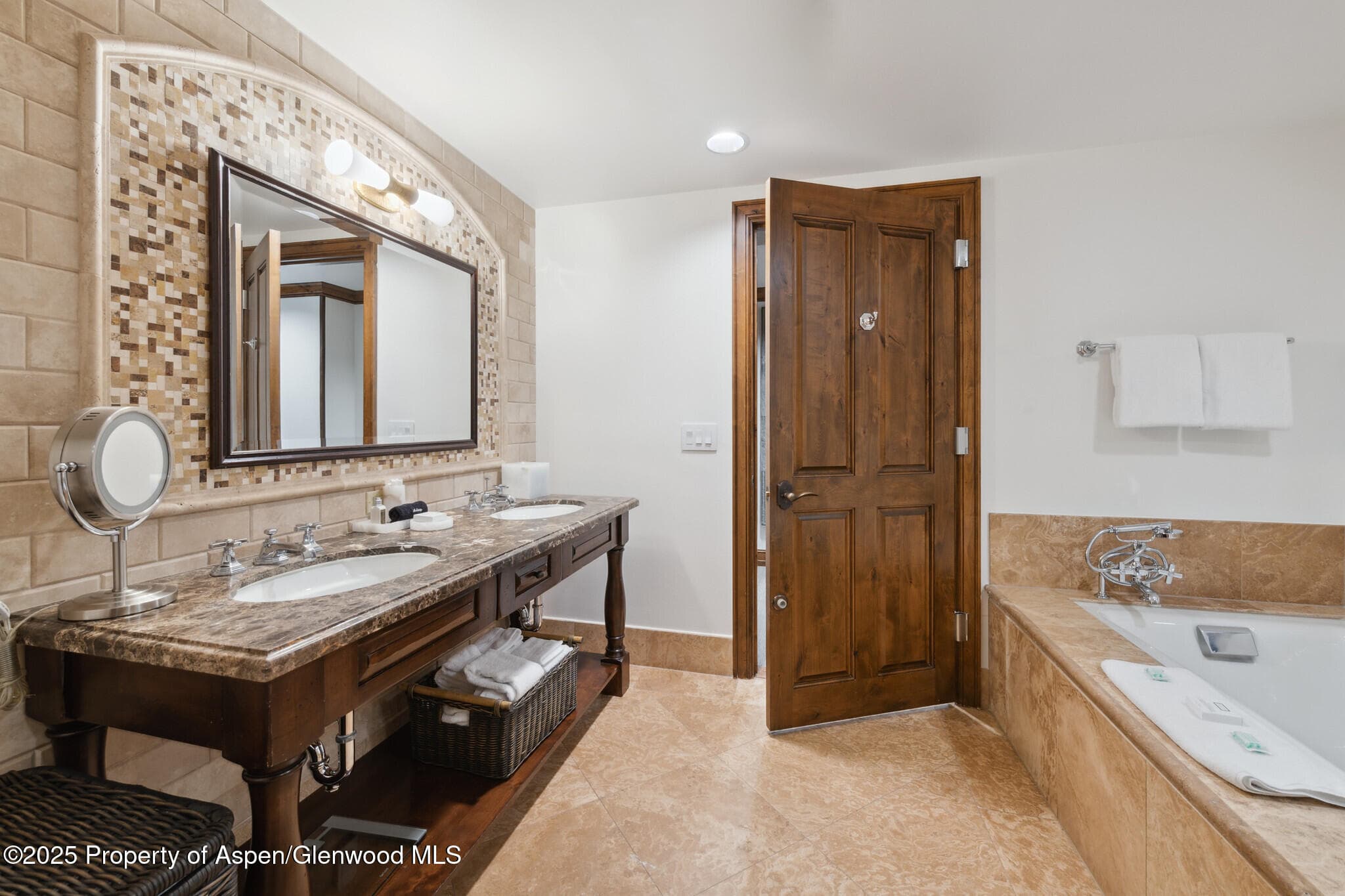 415 E Dean St, Unit 49 Week 33, Aspen, CO 81611 - Photo 16