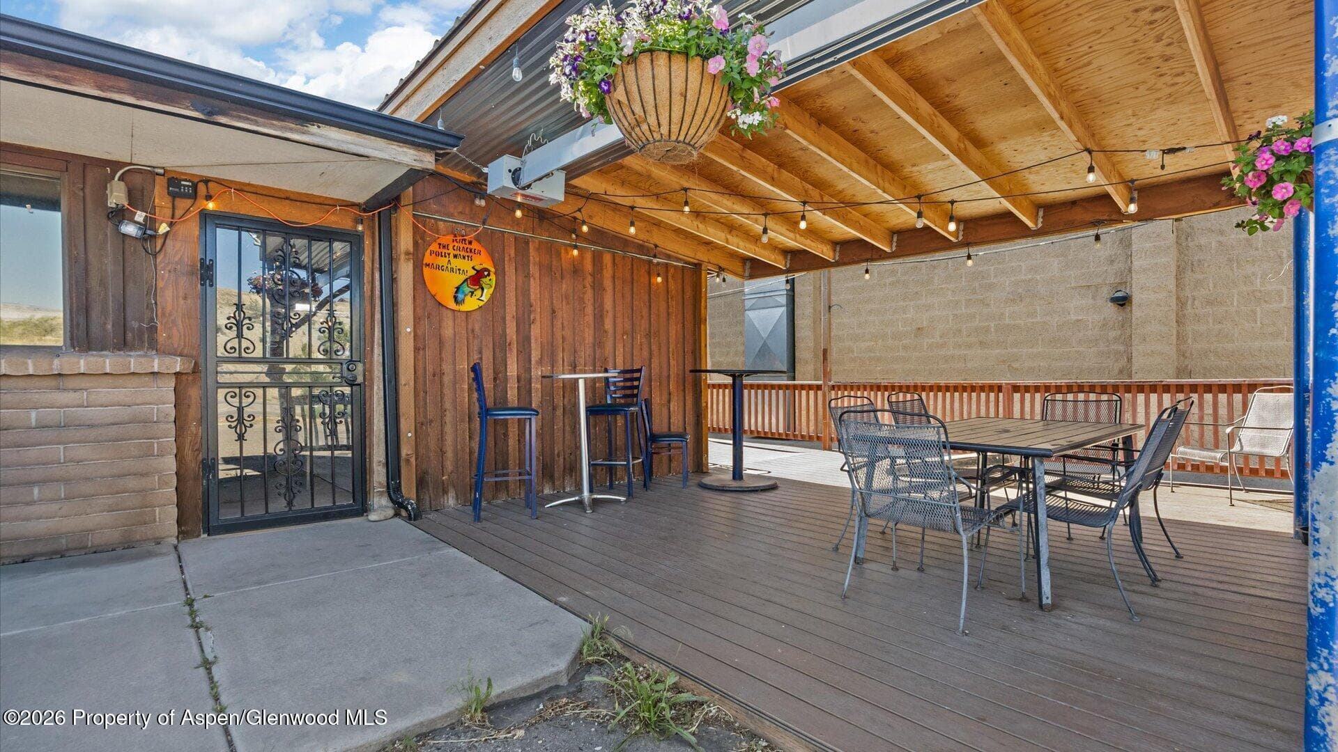 Tbd Wingnutz Bar & Grill, Rifle, CO 81650 - Photo 7