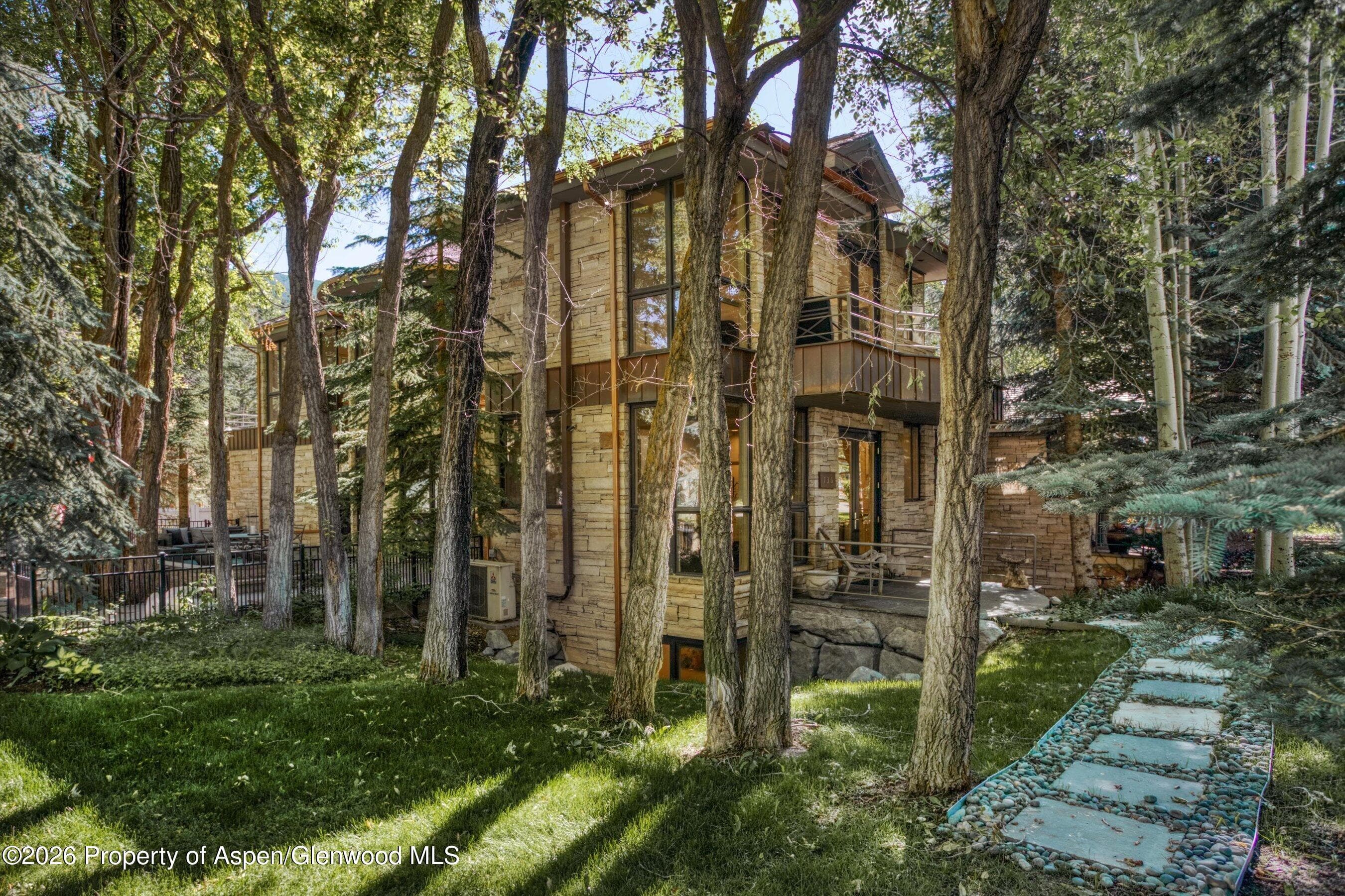 736 W Smuggler Street B, Aspen, CO 81611 - Photo 29