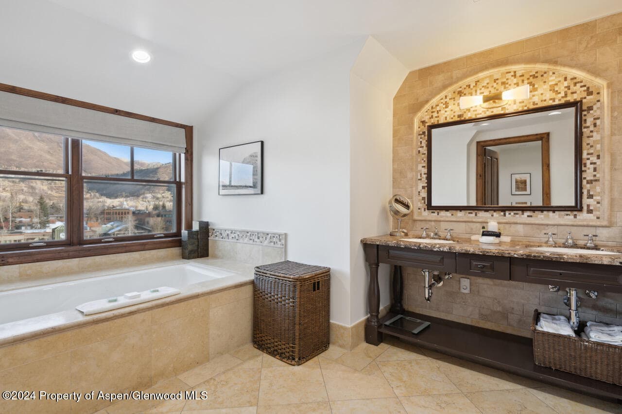 415 E Dean St, Unit 45, Week 12, Aspen, CO 81611 - Photo 16