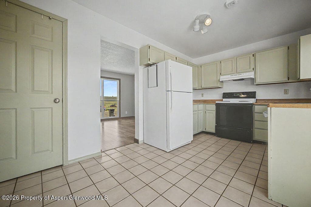 3851 W 6th Street, Craig, CO 81625 - Photo 5