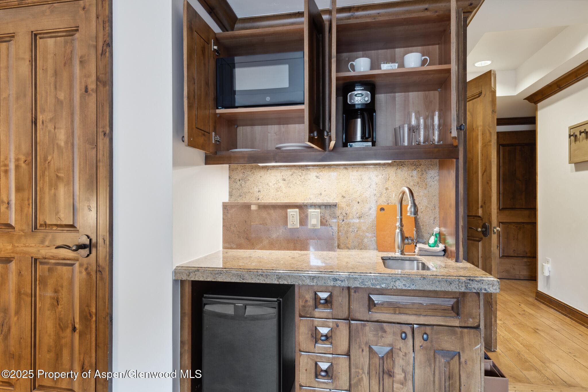 415 E Dean St, Unit 36, Week 33, Aspen, CO 81611 - Photo 19