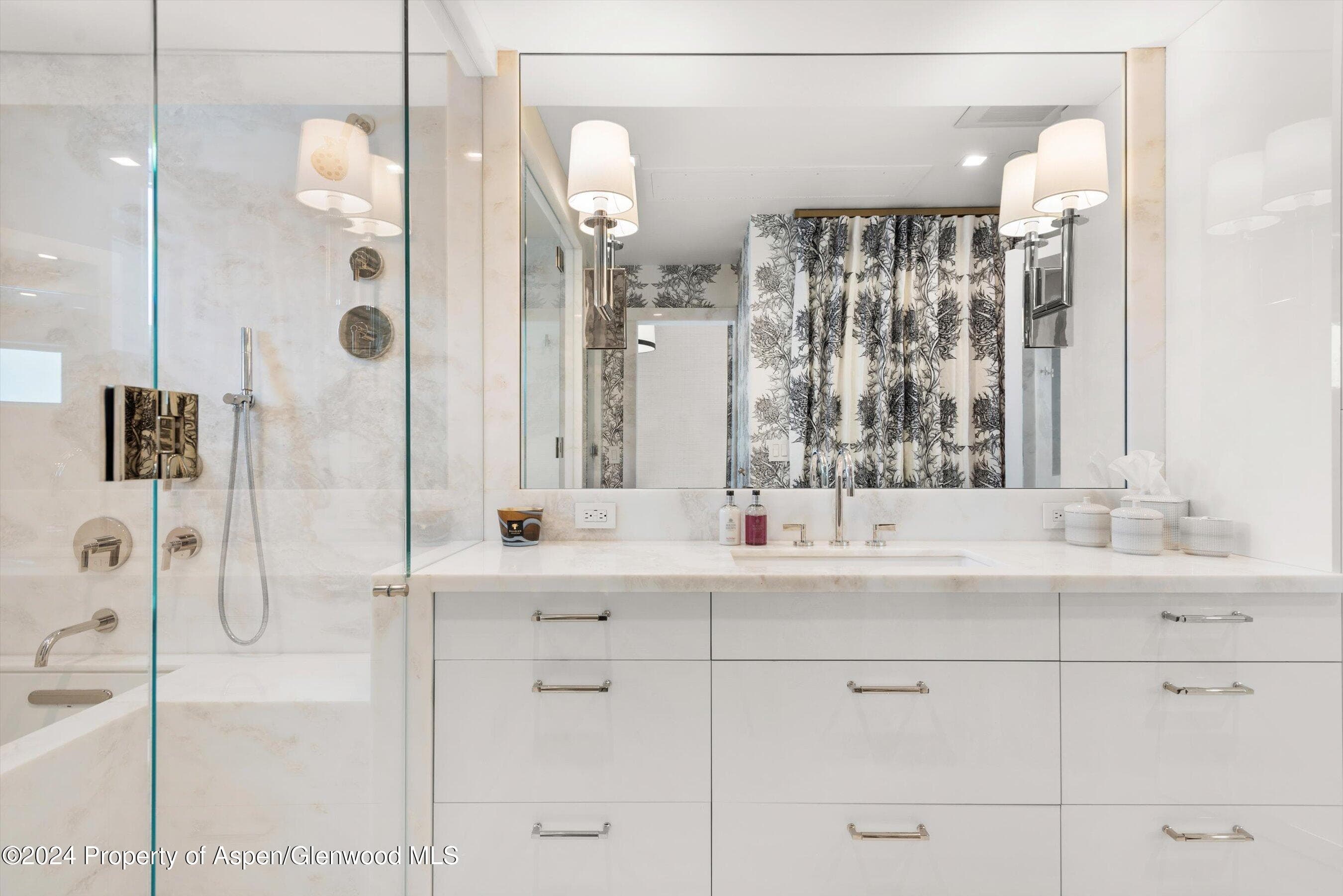 434 E Main Street 203, Aspen, CO 81611 - Photo 17