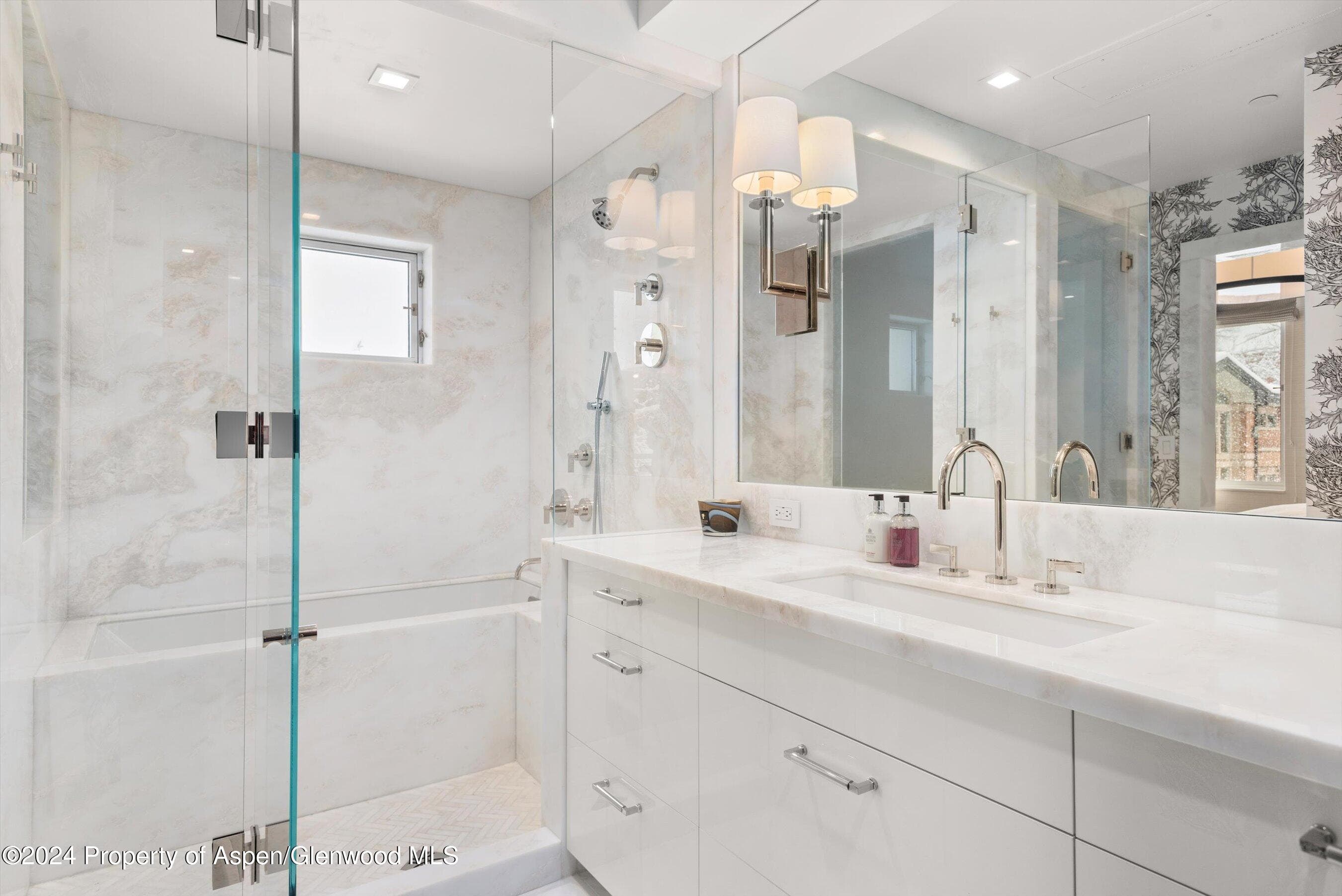 434 E Main Street 203, Aspen, CO 81611 - Photo 18