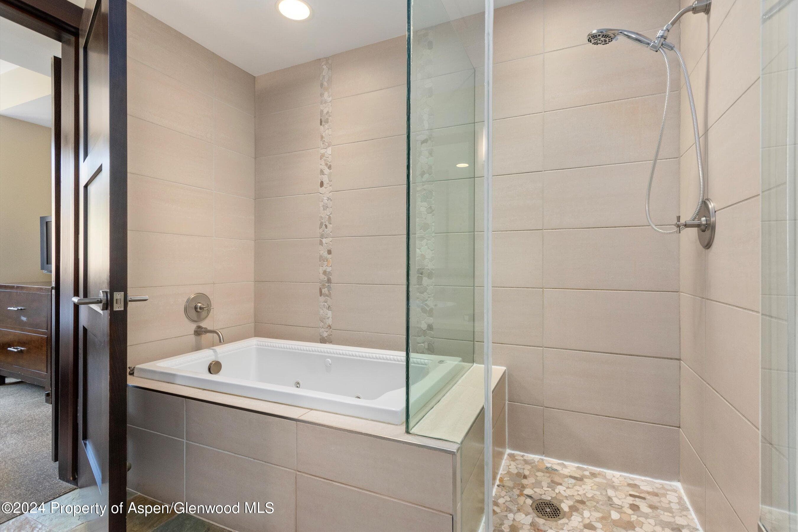 120 CARRIAGE Way 2201, Snowmass Village, CO 81615 - Photo 9