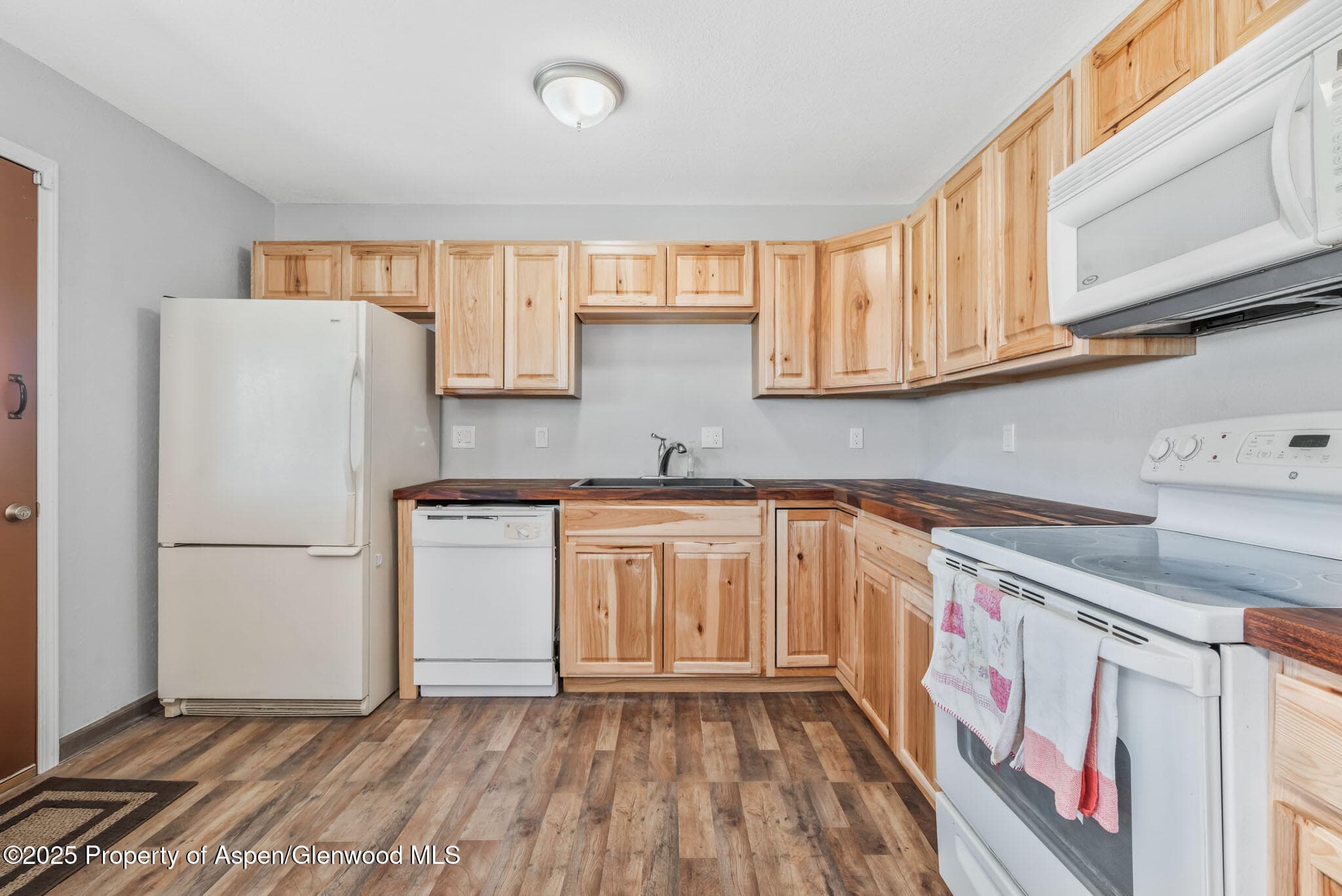 325 Apple Street, Craig, CO 81625 - Photo 9