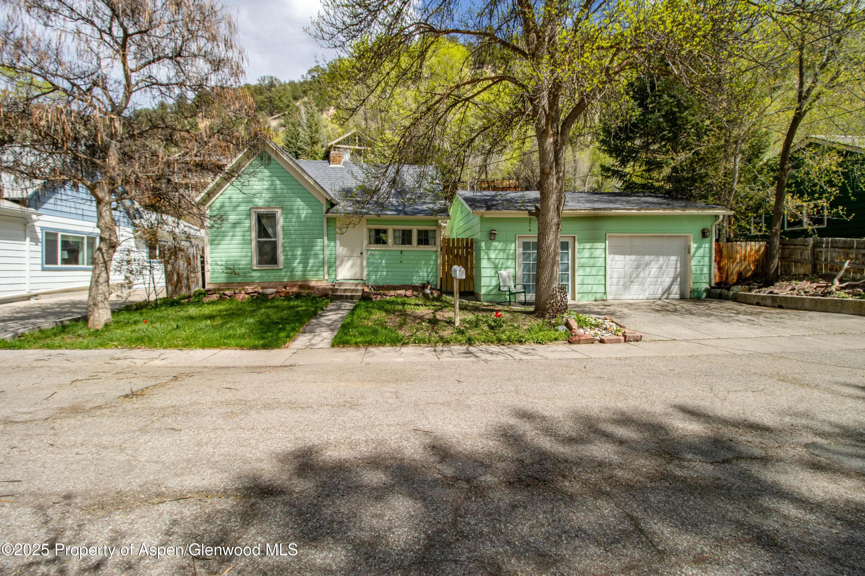 824 Lincoln Avenue, Glenwood Springs, CO 81601 - Photo 2