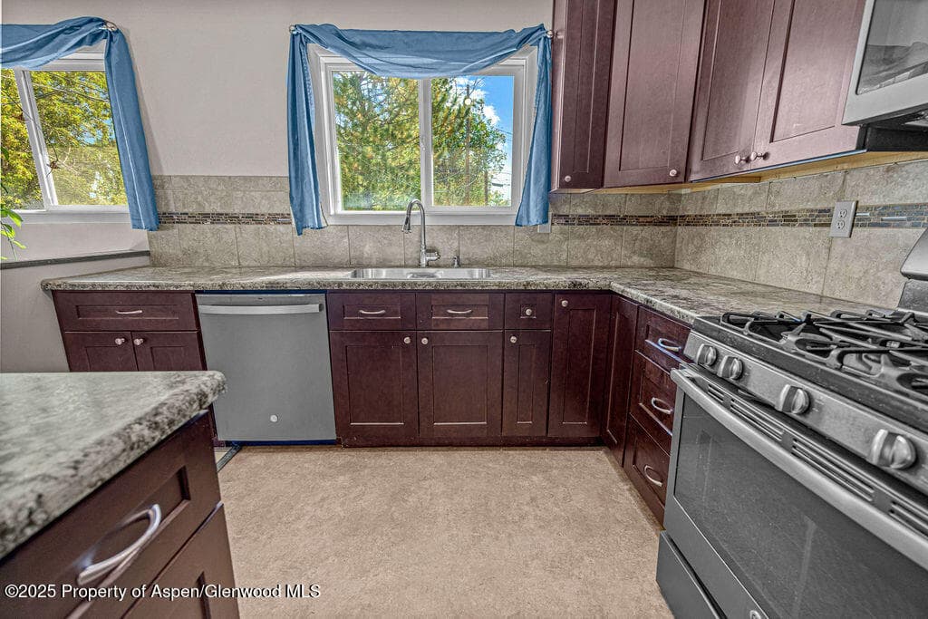 801 Steele Street, Craig, CO 81625 - Photo 9