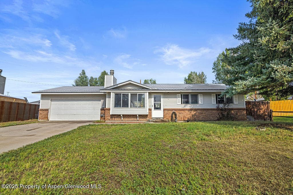350 Woodbury Drive, Craig, CO 81625 - Photo 1
