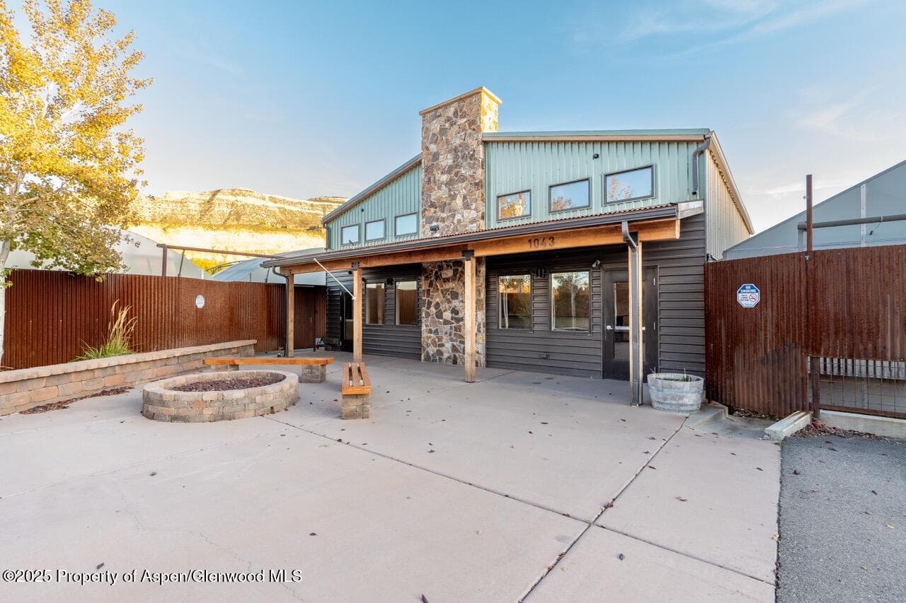1043 N River Road, Palisade, CO 81526 - Photo 2
