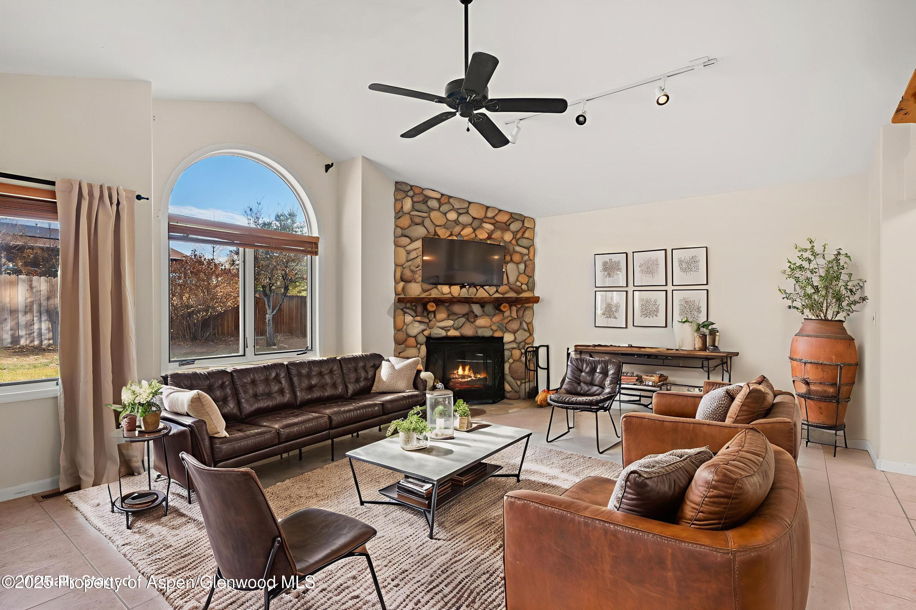 330 Cottonwood Drive, Silt, CO 81652 - Photo 4
