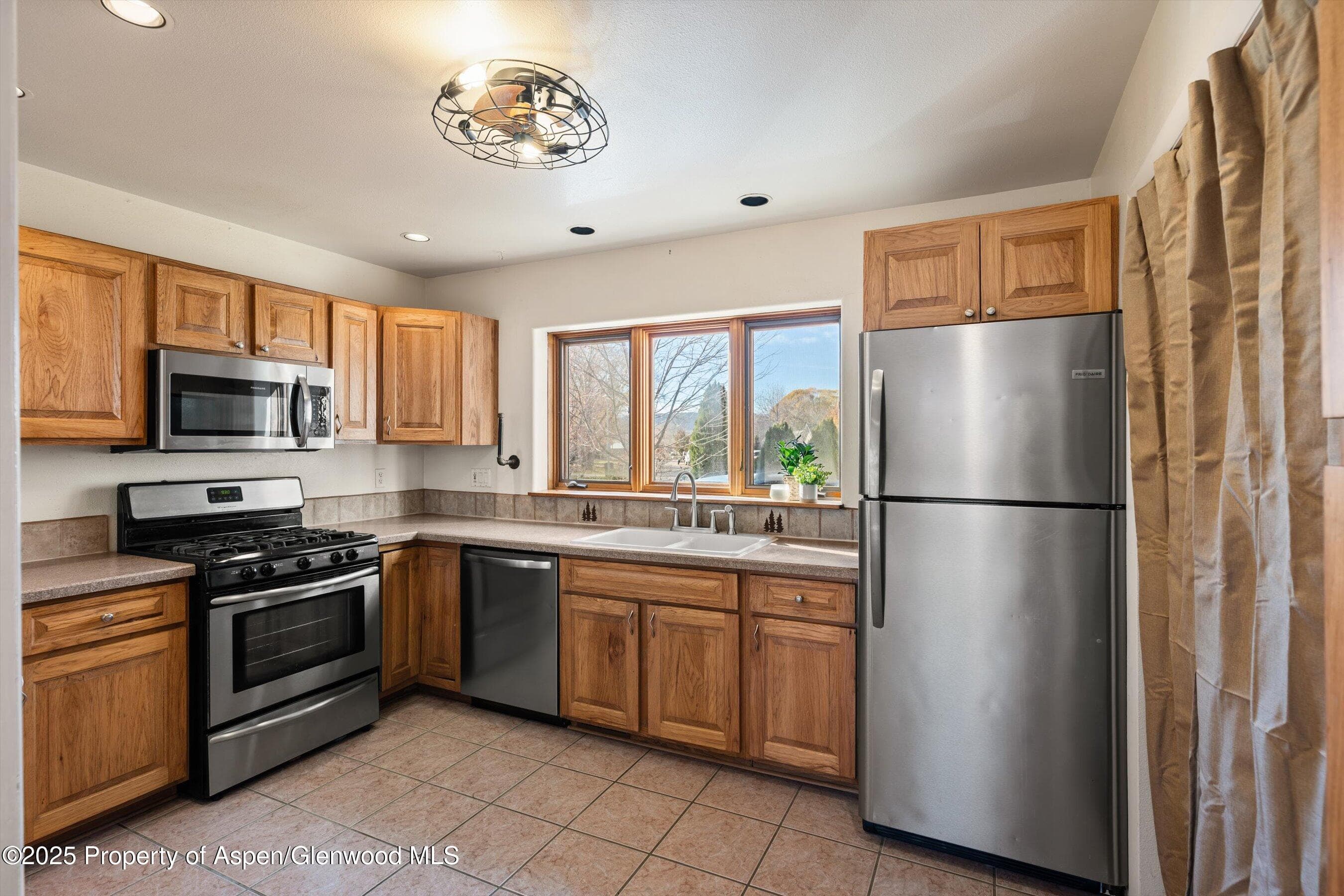 330 Cottonwood Drive, Silt, CO 81652 - Photo 6