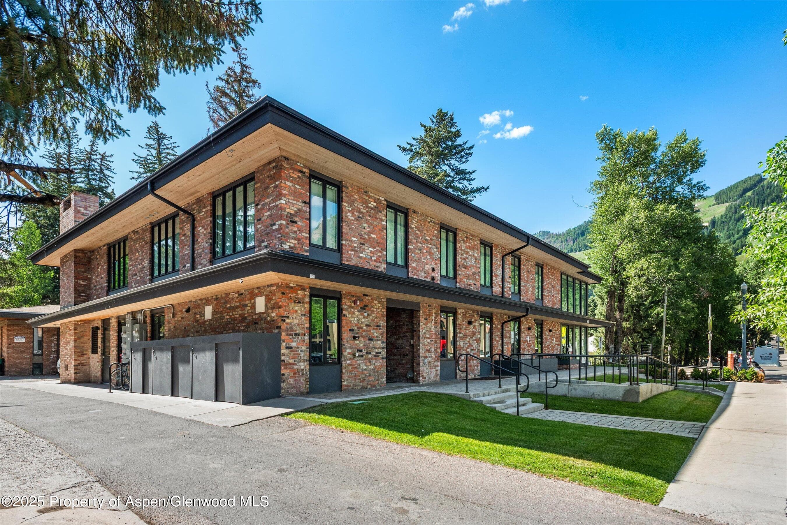 100 E Main Street 1, Aspen, CO 81611 - Photo 2