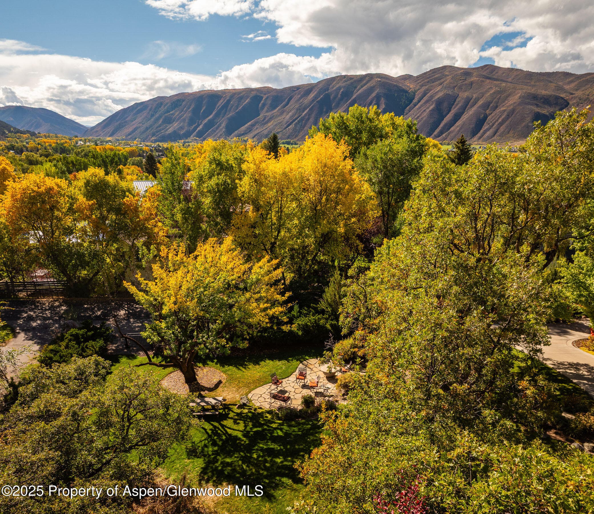 128 W Hillside Drive, Basalt, CO 81621 - Photo 4