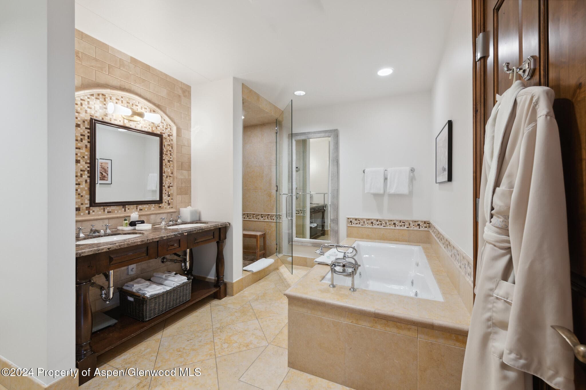 415 E Dean St, Unit 3 Week 8, Aspen, CO 81611 - Photo 14