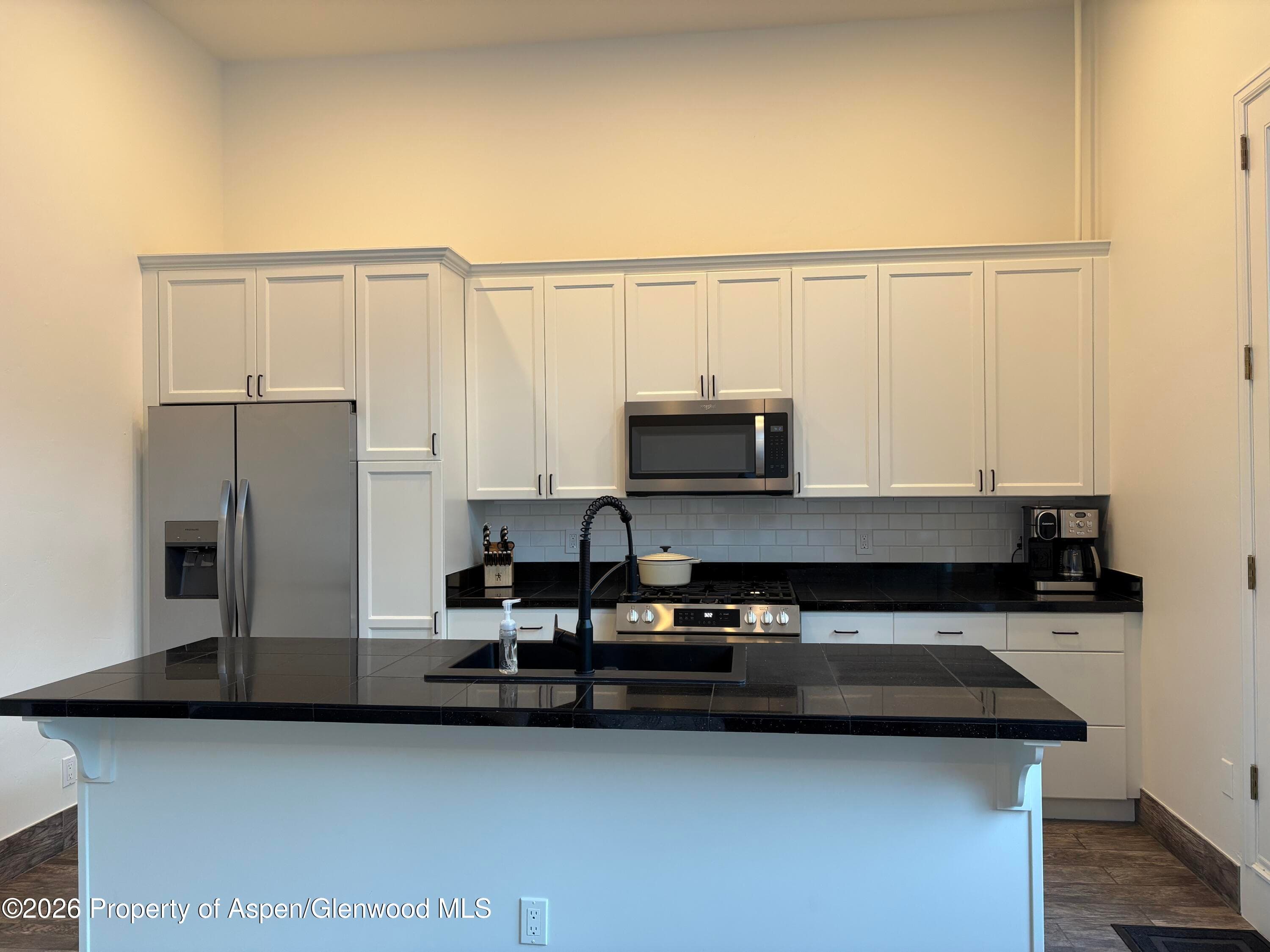 426 E Hyman, Aspen, CO 81611 - Photo 5
