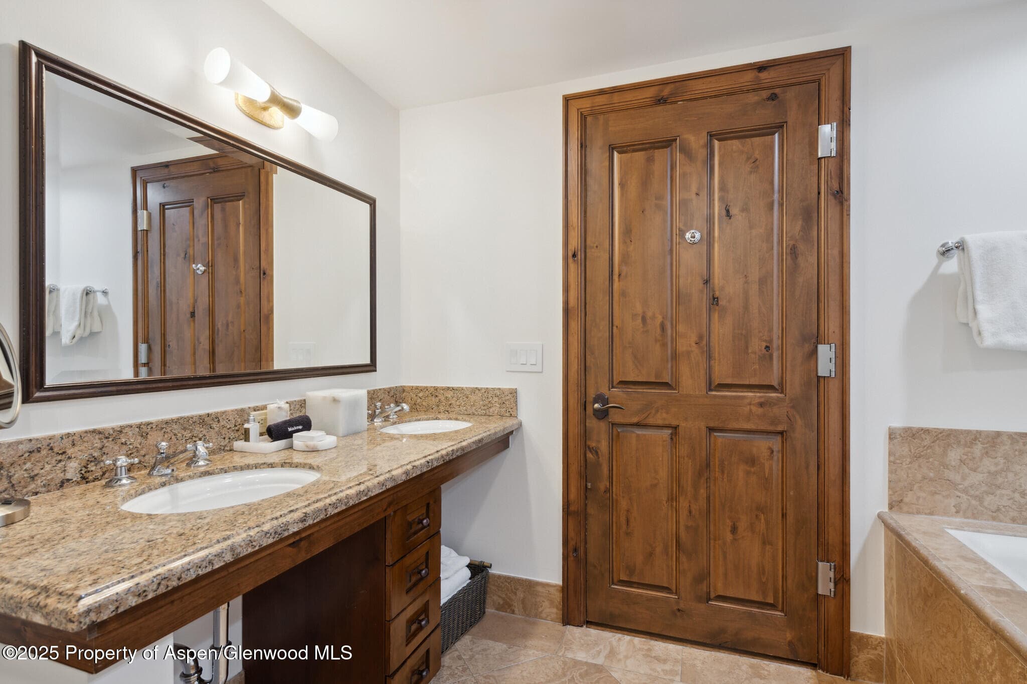 415 E Dean St, Unit 48, Week 8, Aspen, CO 81611 - Photo 20