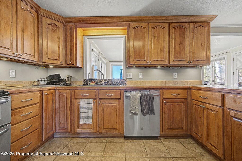 2014 E 9th Street, Craig, CO 81625 - Photo 2