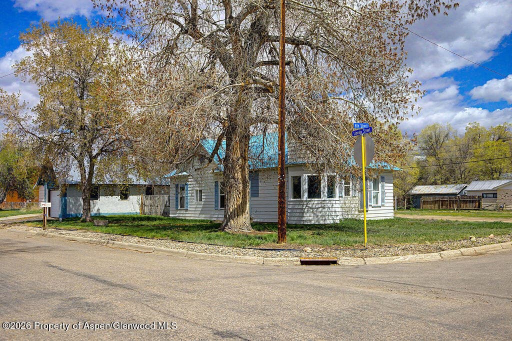 605 Lincoln Street, Craig, CO 81625 - Photo 2