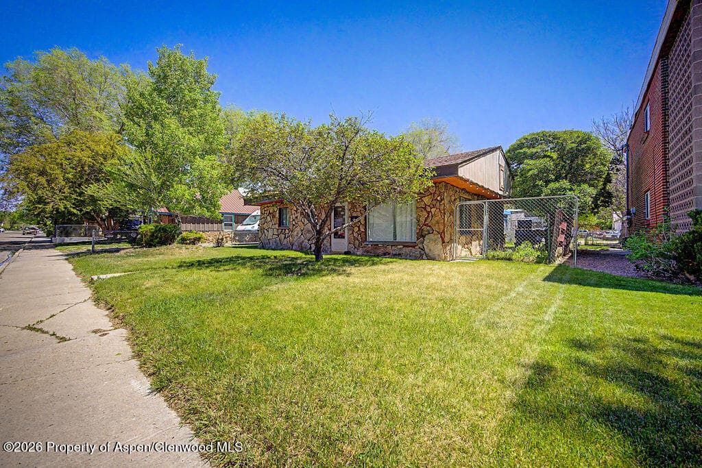 625 Russell Street, Craig, CO 81625 - Photo 6