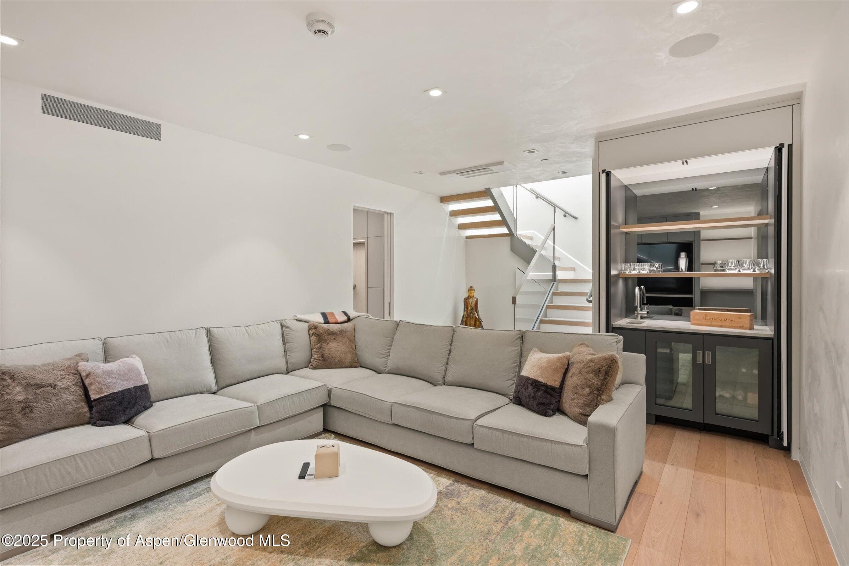 211 W Main Street, Aspen, CO 81611 - Photo 18