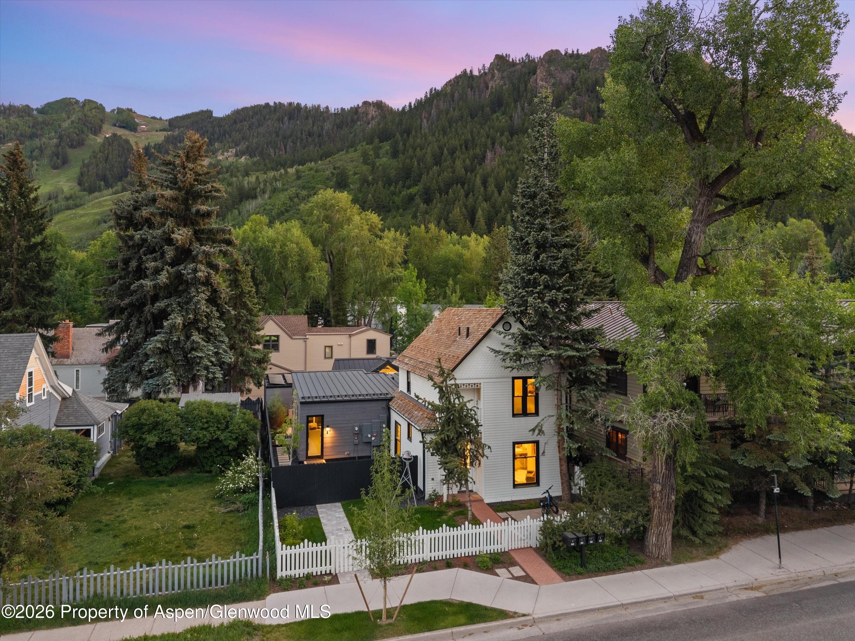 211 W Main Street, Aspen, CO 81611 - Photo 46