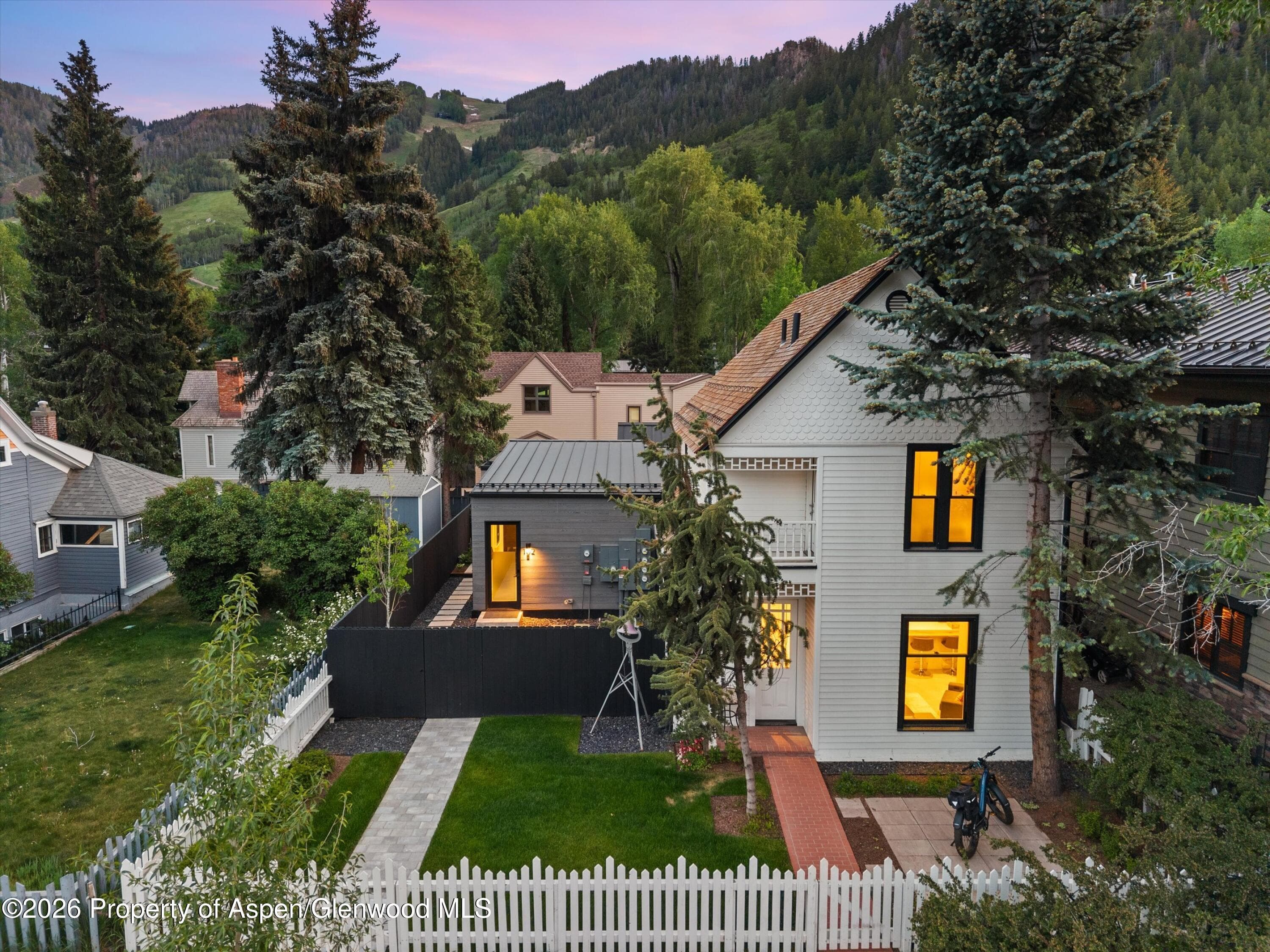 211 W Main Street, Aspen, CO 81611 - Photo 47