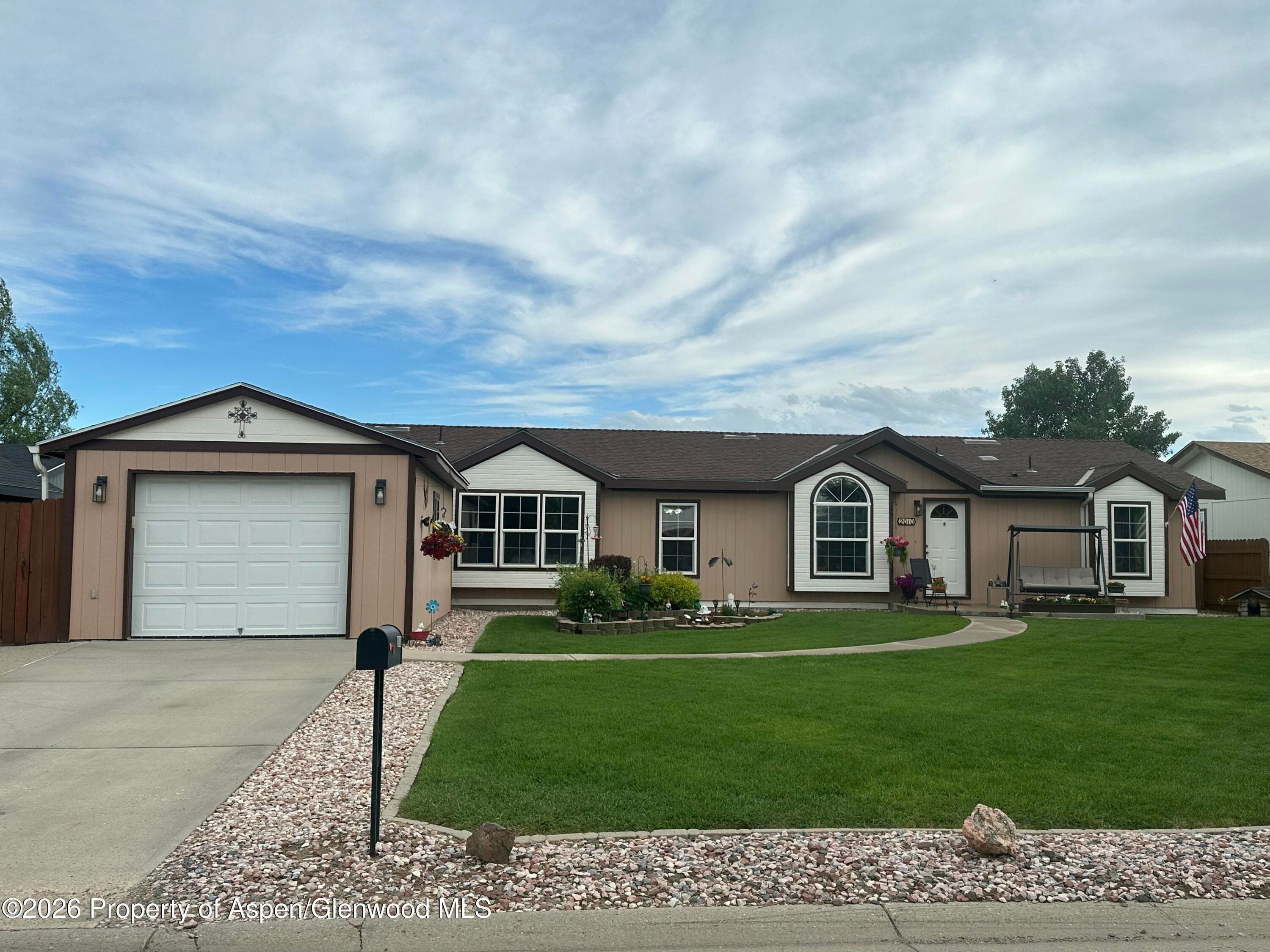2010 W 2nd Street, Craig, CO 81625 - Photo 2