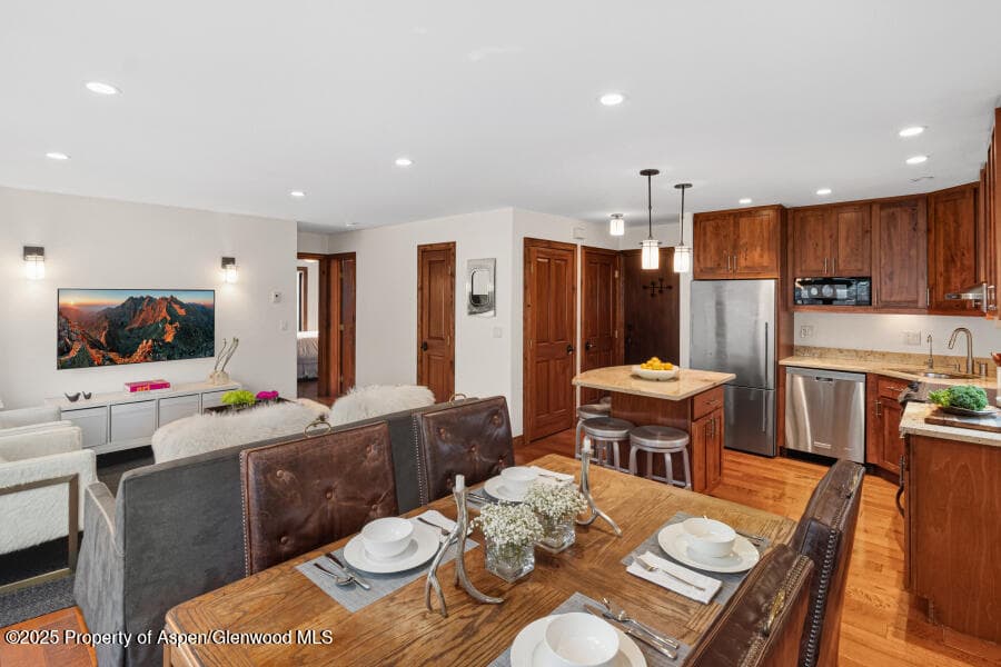 725 E Main Street 309, Aspen, CO 81611 - Photo 2