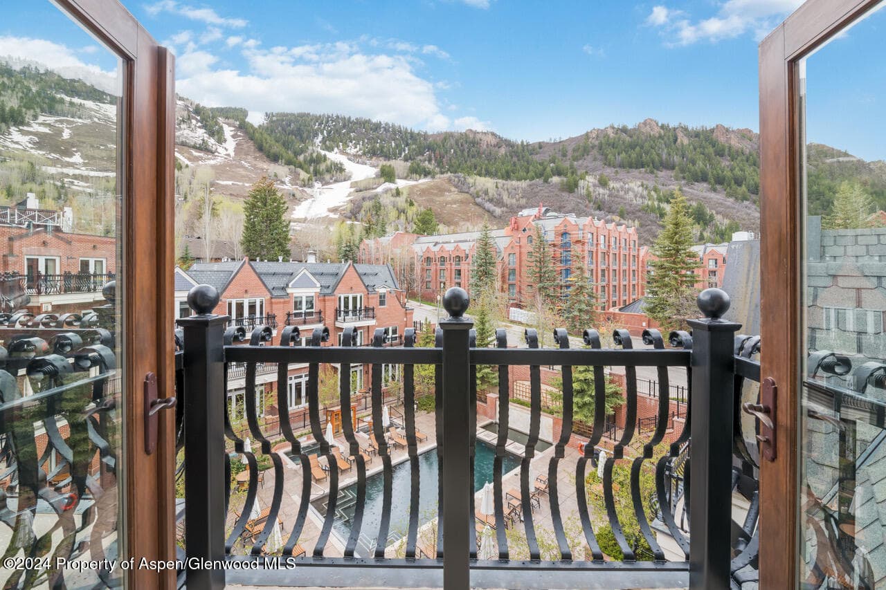 415 E Dean St, Unit 45, Week 35, Aspen, CO 81611 - Photo 2