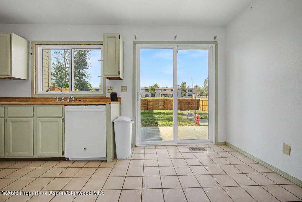 3851 W 6th Street, Craig, CO 81625 - Photo 2