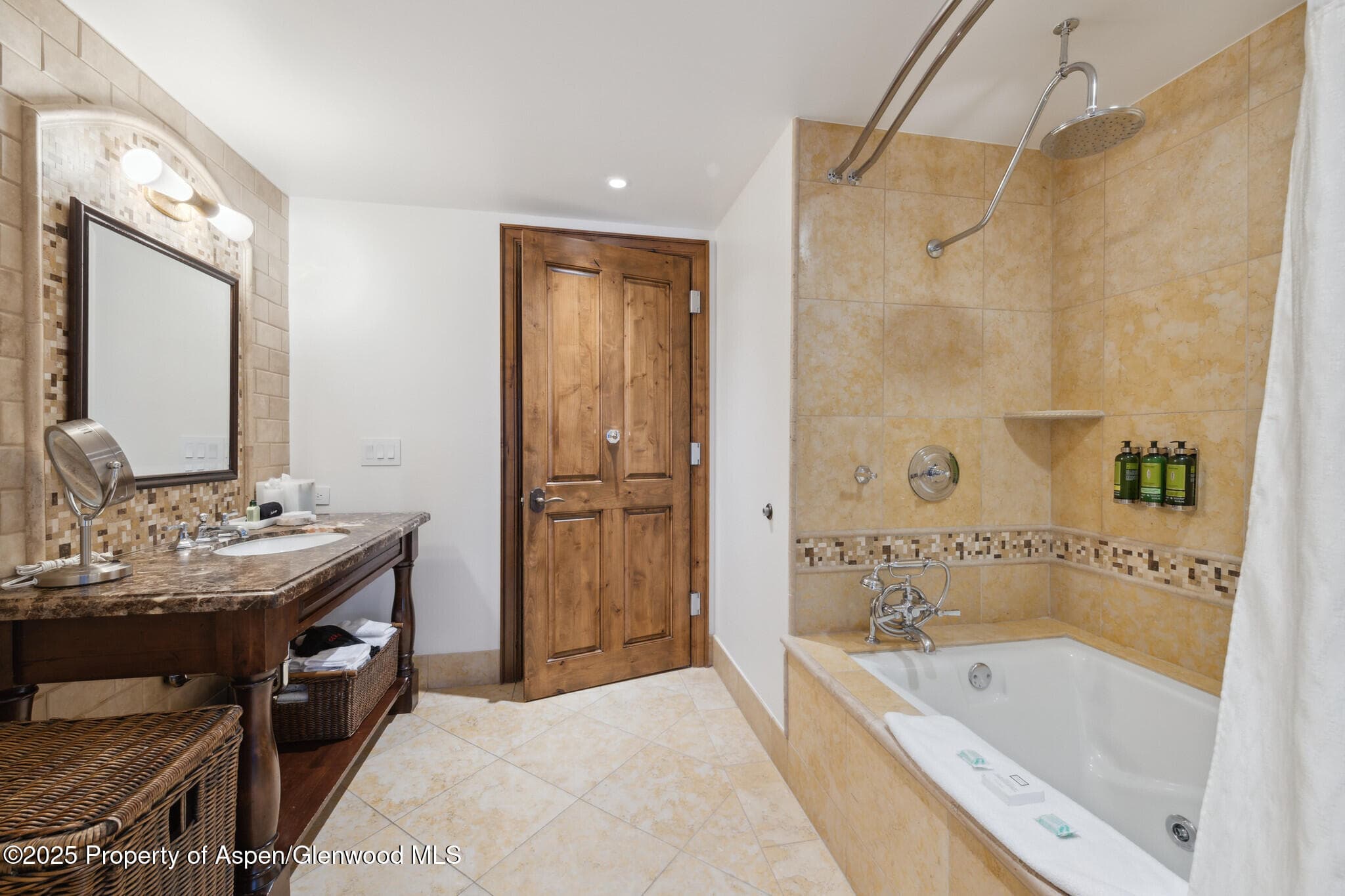 415 E Dean St, Unit 36, Week 33, Aspen, CO 81611 - Photo 15